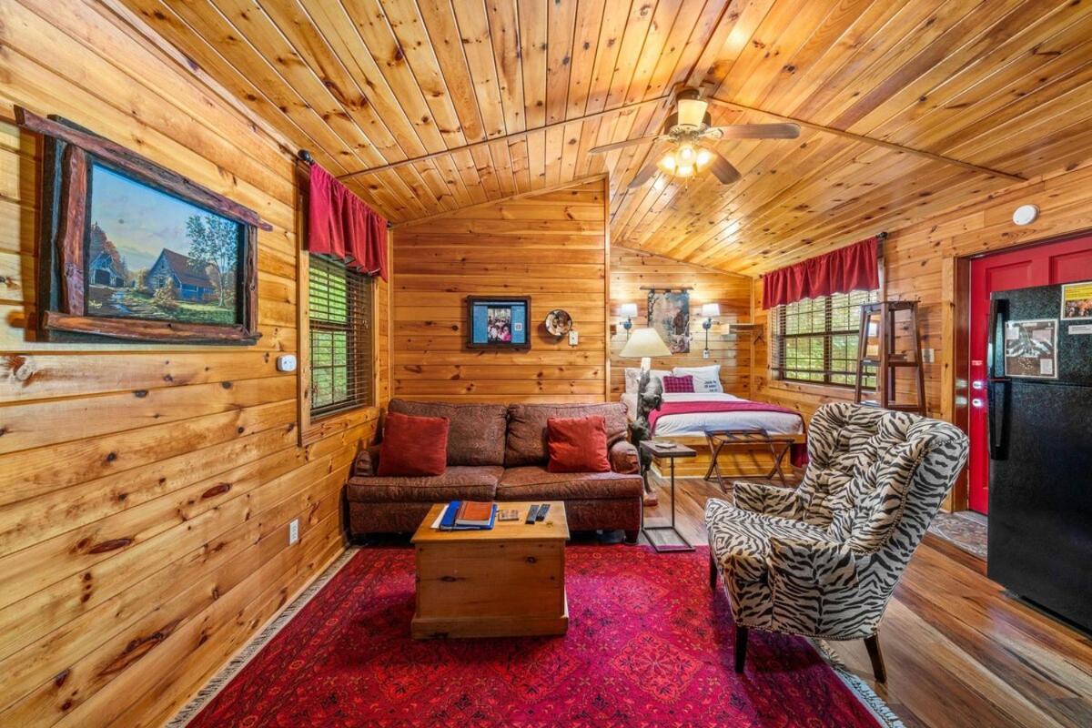 Villa Cabin 5 Studio Cabin With Hot Tub, Water View And Fire Pit Sevierville Exterior foto