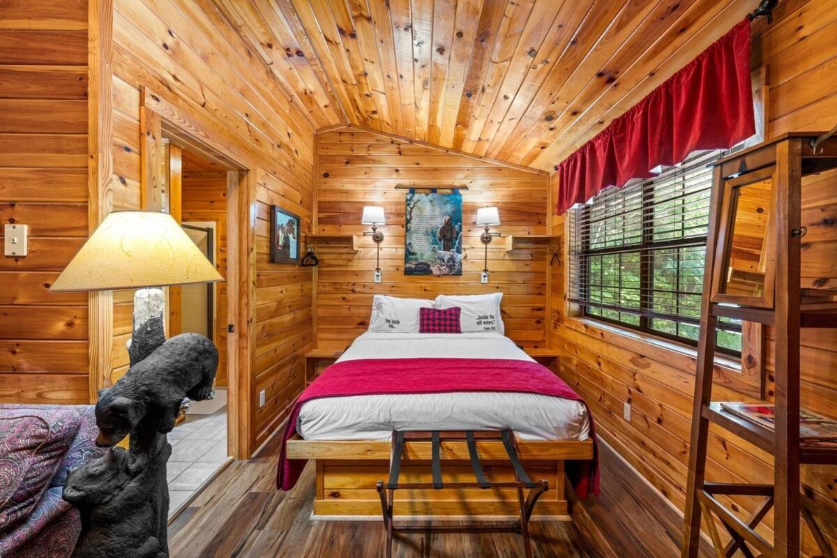 Villa Cabin 5 Studio Cabin With Hot Tub, Water View And Fire Pit Sevierville Exterior foto