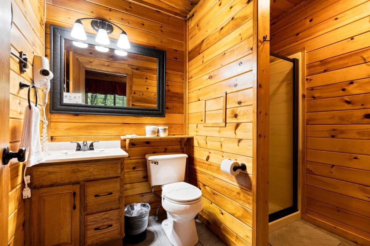 Villa Cabin 5 Studio Cabin With Hot Tub, Water View And Fire Pit Sevierville Exterior foto